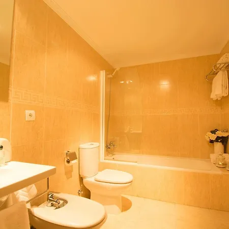 Otel Dona Paula 3*