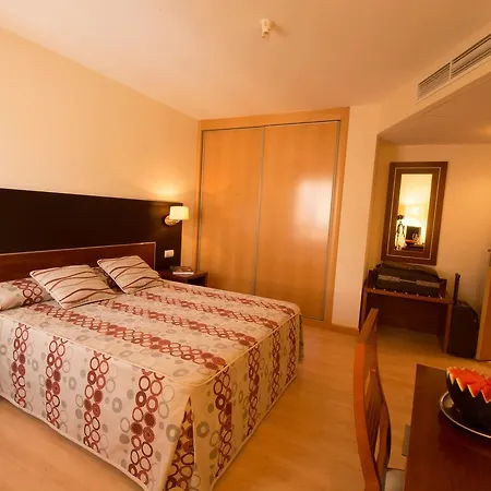 Dona Paula 3* Garray